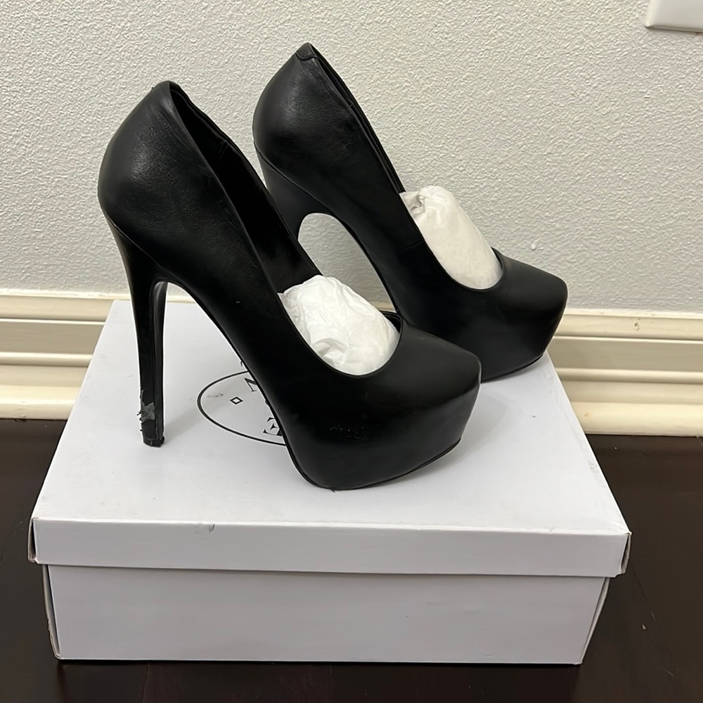 Steve Madden black heels